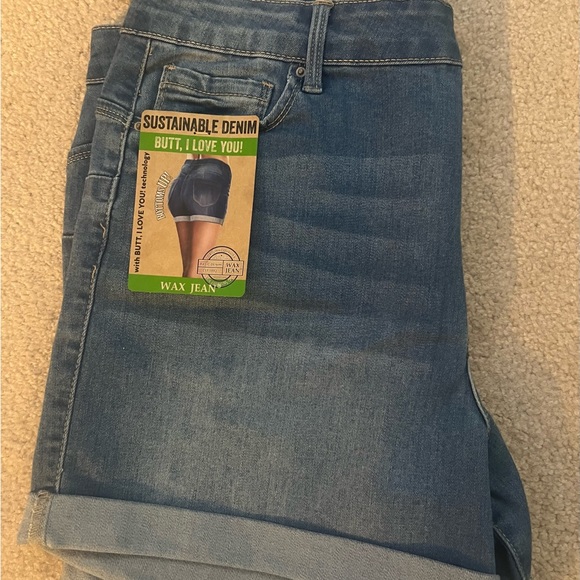 Wax jean shorts, new, never worn,3X, sustainable denim, high rise, push up jeans - Picture 3 of 7